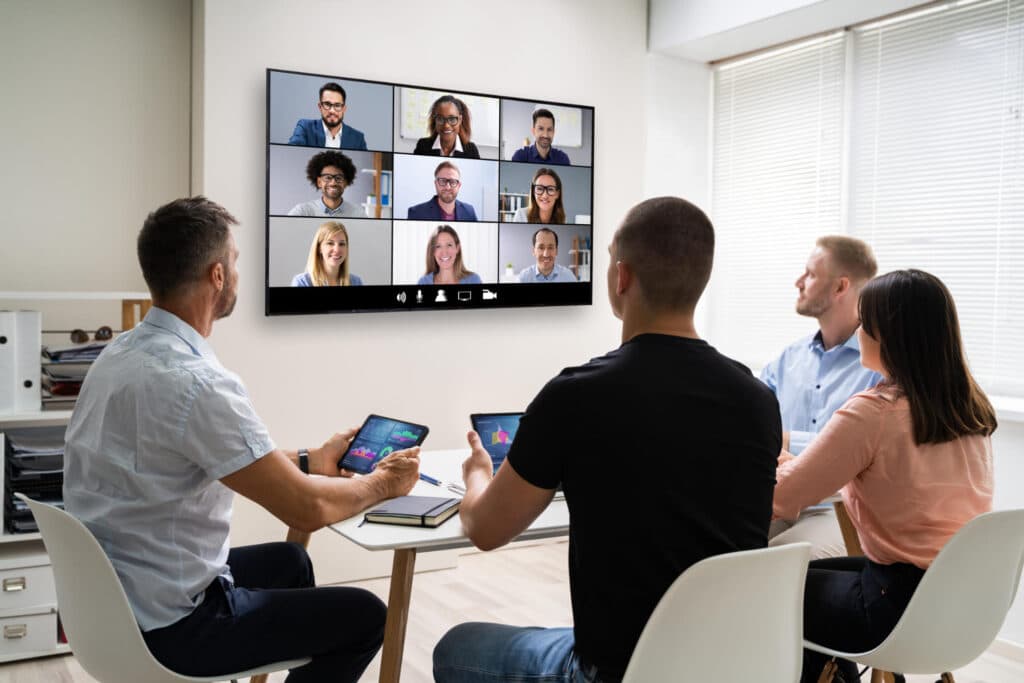 Online Video Conference Training Business Meeting In Office, mobiles arbeiten, digital, digitalisierung