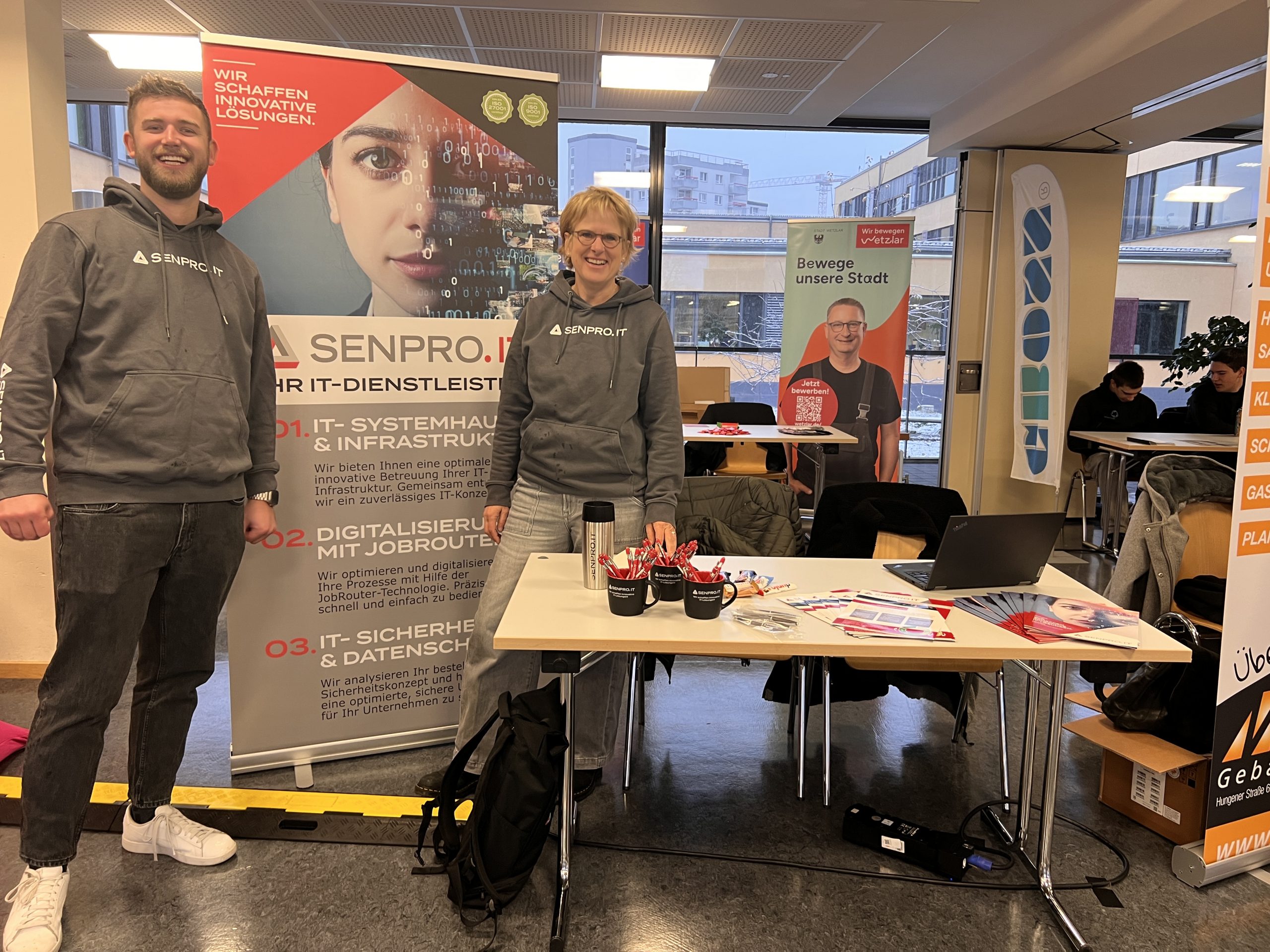 Robert Dobrodt & Andrea Bartunek auf der Ausbildungsmesse der Theodor-Litt-Schule Gießen